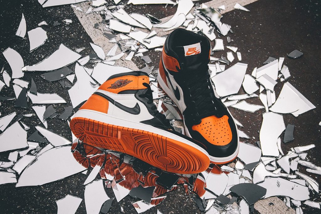 משגעת את העולם: אייר ג'ורדן 1 Shattered Backboard   