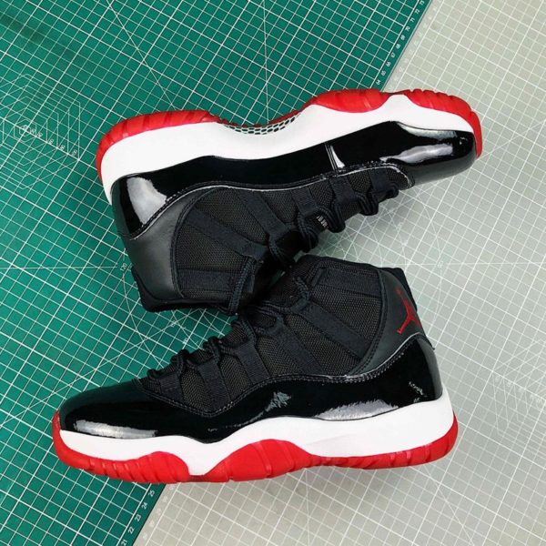 אחת מאבני הייסוד: Jordan 11 Retro Playoffs Bred