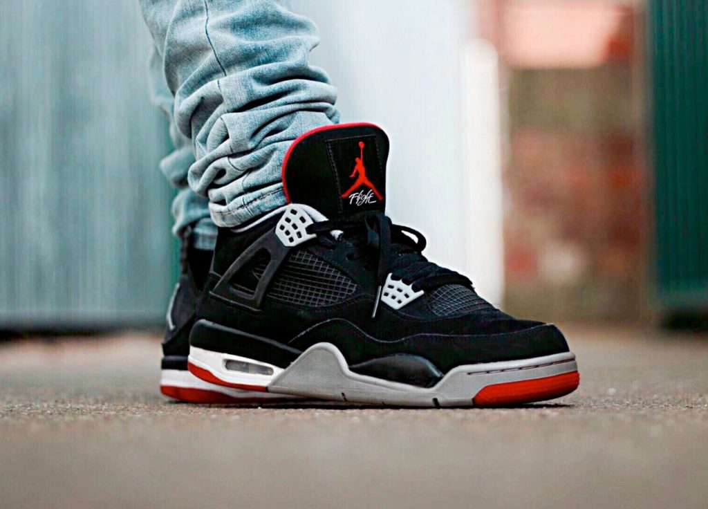 להתחיל מהנעל הזו: Jordan 4 Retro Bred