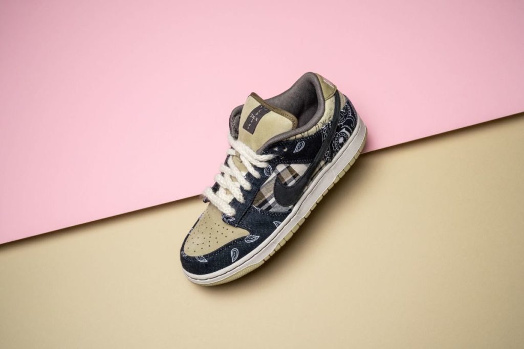 שת"פ מתבקש: SB Dunk Low Travis Scott 