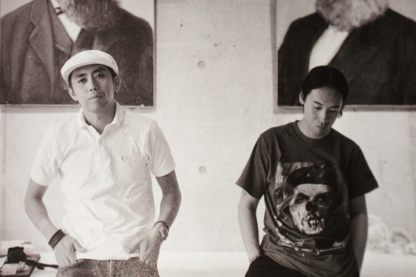 אנשי אופנה ביום ומוזיקאים בלילה | משמאל: הירושי פוג'יווארה, מימין: ג'ון טקאהאשי 
