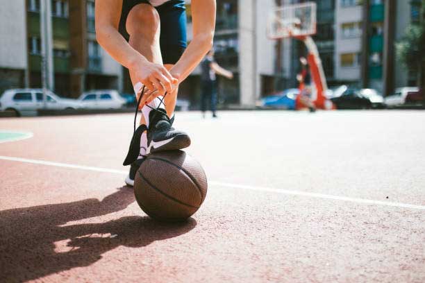 נעלי כדורסל לילדים: נייקי, ג'ורדן מומלצות לבנות, בנים נוער ובוגרים