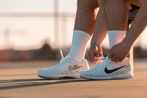 נעלי טניס נייק מומלצות לגברים נשים וילדים | Nike המדריך המלא