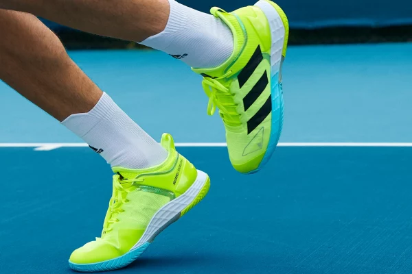נעלי טניס אדידס מומלצות לגברים, נשים וילדים | Adidas מדריך